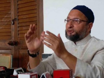 AIMIM, BSP to be king-makers in Bihar as NDA, MGB grapple for power