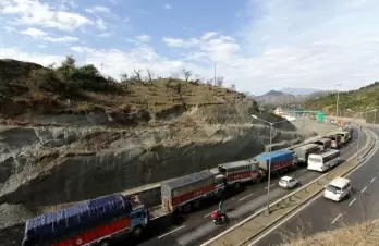 Landslide blocks Jammu-Srinagar highway
