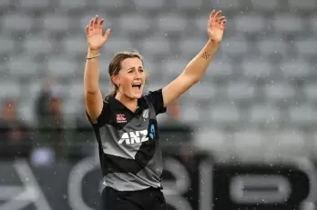 NZ pacer Rosemary Mair out of England tour due to shin injury