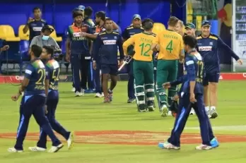 De Kock's half century, Shamsi's bowling help SA clinch T20I series vs Sri Lanka