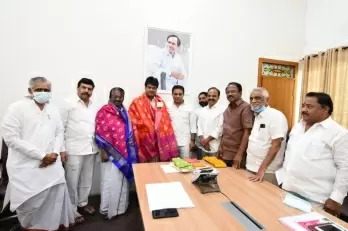 Stalin seeks KCR's support for demand to abolish NEET