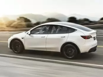 Tesla in 'Full Self-Driving' mode damaged after crash in US