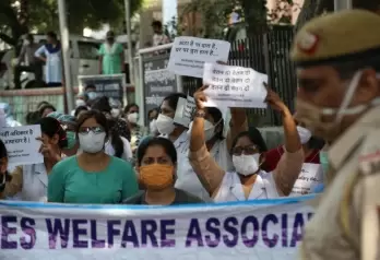 Hindu Rao doctors protest non-payment of salaries