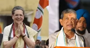 Harish Rawat meets Sonia, asked to settle Punjab issue
