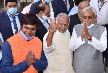 Nitish, 13 Ministers to take oath on Monday