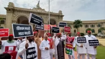 Oppn protests outside UP Assembly as Monsoon Session begins