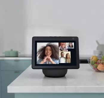 Amazon Echo Show 10 makes Alexa follow you as you move at home