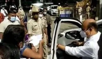 Woman complains of rape threat by woman cop to K'taka CM