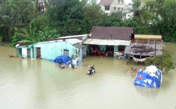 ?90 dead, 34 missing in Vietnam floods, landslides