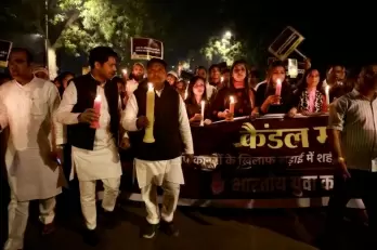 Youth Cong's candle-light march pays tribute to farmers