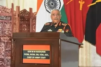 ?Indian Army Chief reviews operation preparedness along China border