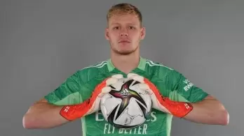 Arsenal sign goalkeeper Aaron Ramsdale on long-term deal