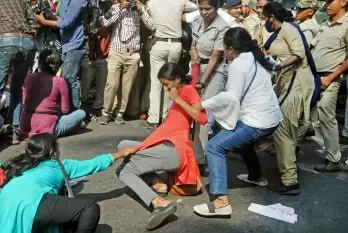 Normal life thrown out of gear in Kolkata as protests intensify against late-night police action