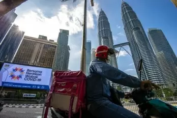 Malaysia's tourism revenues plunge 71.2%