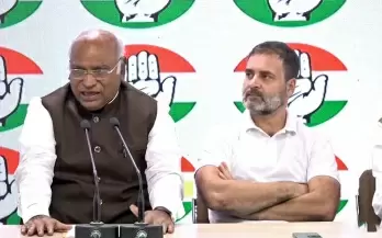Kerala's Wayanad Jeep Tragedy: Congress Leaders Kharge and Gandhi Express Condolences