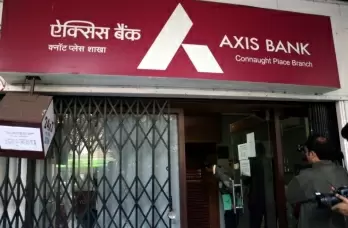 Axis Bank's Q3FY21 net profit falls 36%