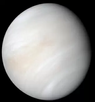 'Tsunami' in Venus's clouds may explain its fast-moving atmosphere