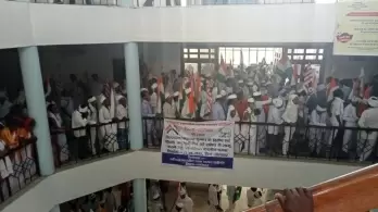 Jharkhand district collectorate under demonstrators' control for past 50 hours