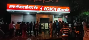 Axis Bank sacks Manager who looted ICICI Bank, killed woman officer