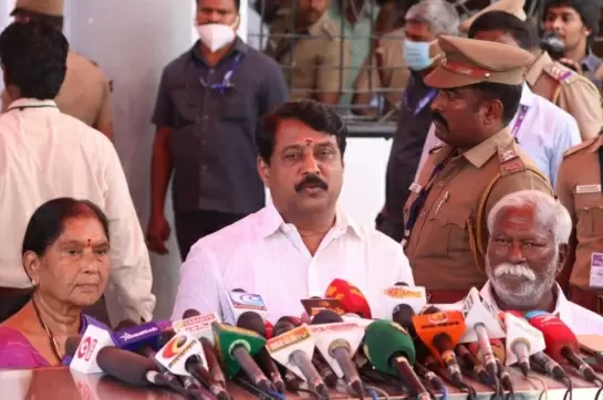 BJP Leader Nainar Nagendran Summoned by Tamil Nadu Police Over Rs 4 Crore Train Seizure