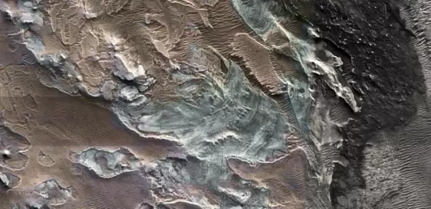 LÍDER DEL FIN DE SEMANA – Los científicos han descubierto los restos de un glaciar moderno cerca del ecuador de Marte