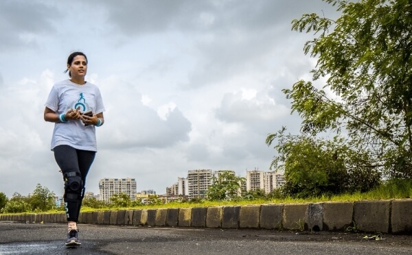 The Weekend Leader - Leaving a High Profile Job in Hong Kong, Srishti Bakshi Started a Movement to Empower Women